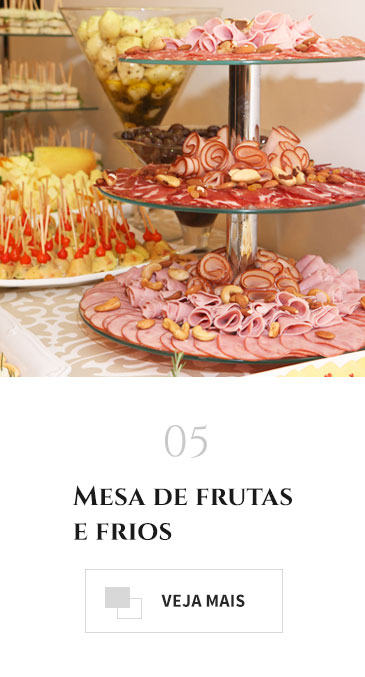 Mesa de Frutas e Frios